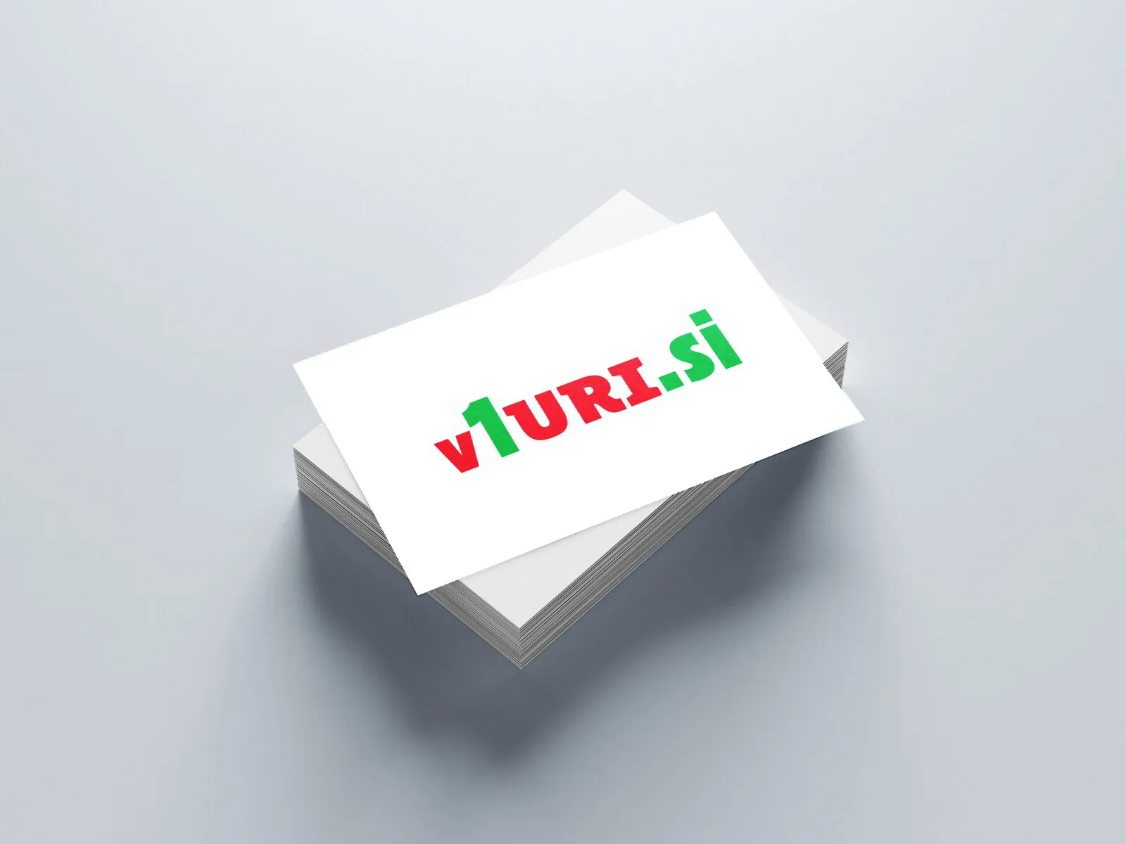 100 barvnih obojestranskih vizitk — tisk v 1 uri